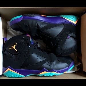 Air Jordan 7 Retro 30th GG Lola Bunny